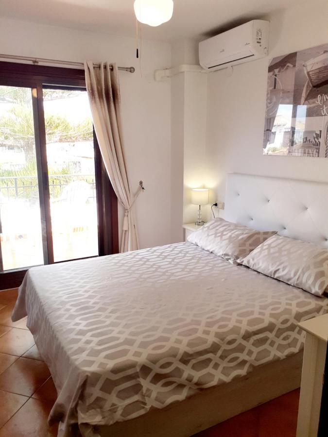 Casa Billarose - Lovely House Overlooking Pool & Walking Distance To The Beach And Restaurants 卡布罗伊格 外观 照片