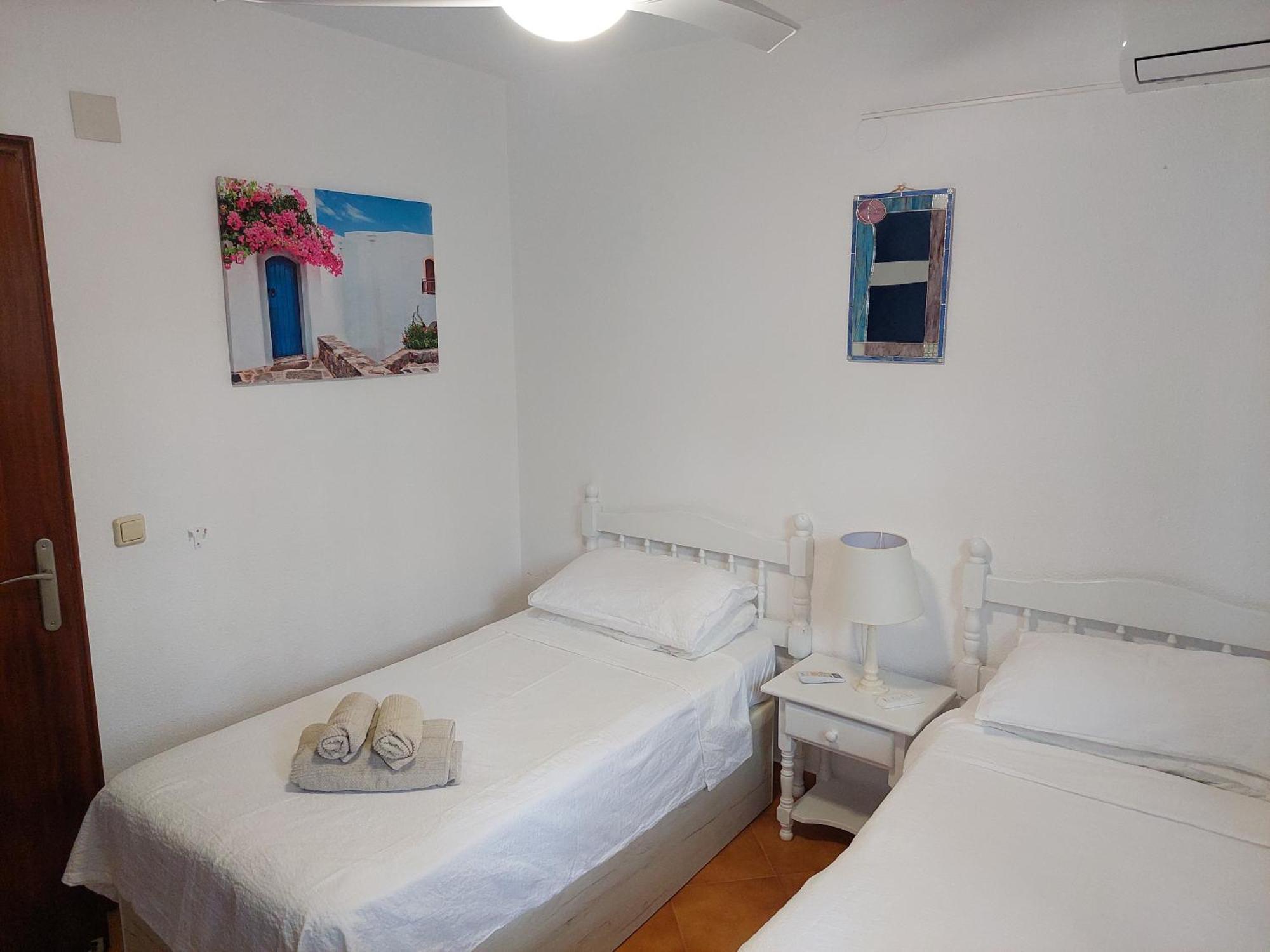 Casa Billarose - Lovely House Overlooking Pool & Walking Distance To The Beach And Restaurants 卡布罗伊格 外观 照片