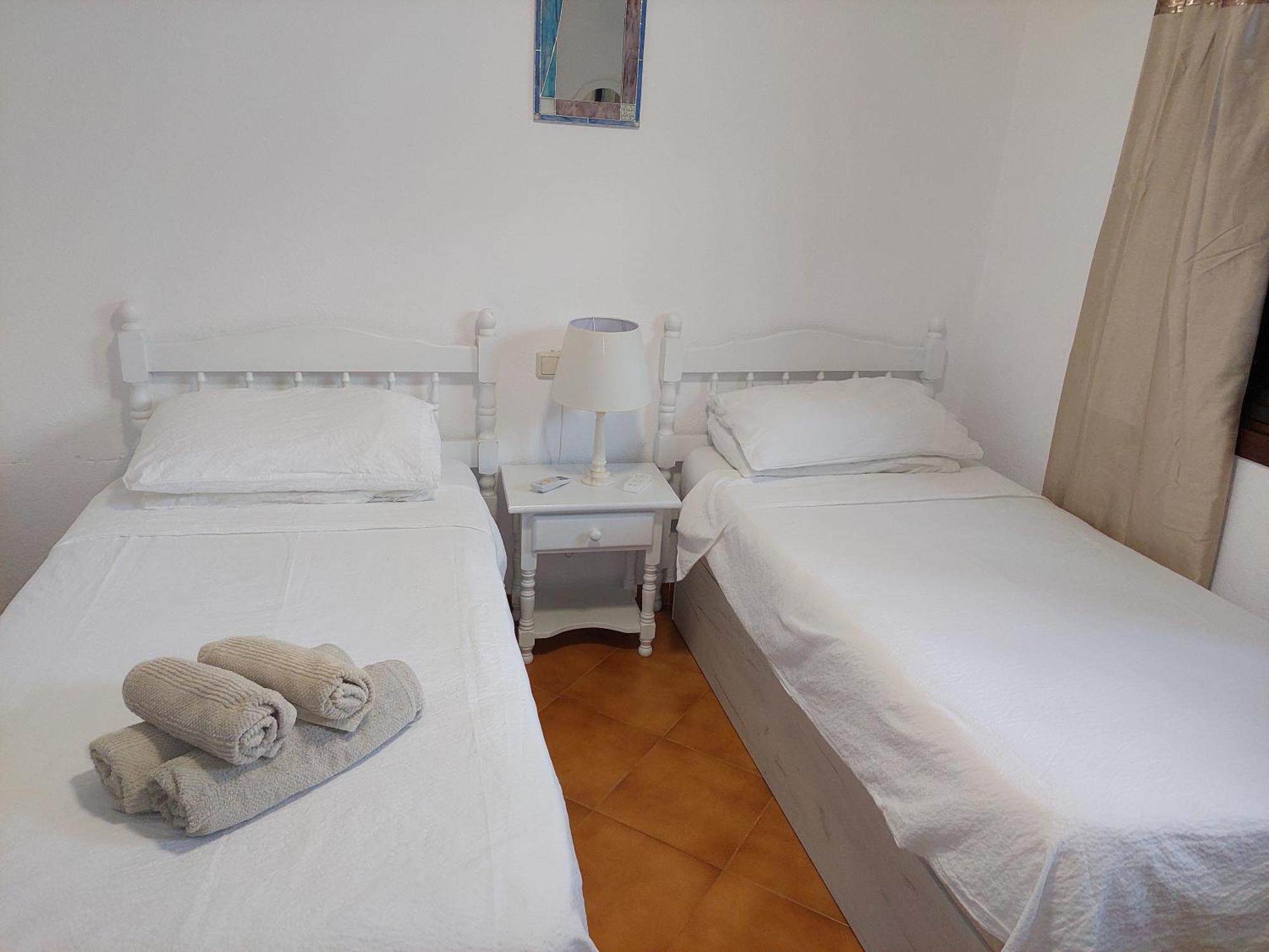 Casa Billarose - Lovely House Overlooking Pool & Walking Distance To The Beach And Restaurants 卡布罗伊格 外观 照片