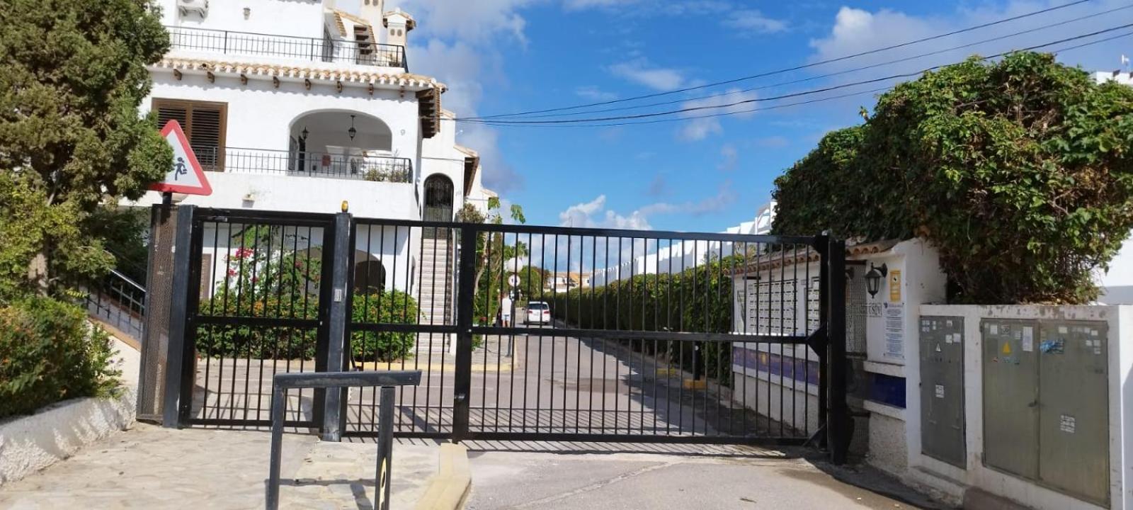 Casa Billarose - Lovely House Overlooking Pool & Walking Distance To The Beach And Restaurants 卡布罗伊格 外观 照片