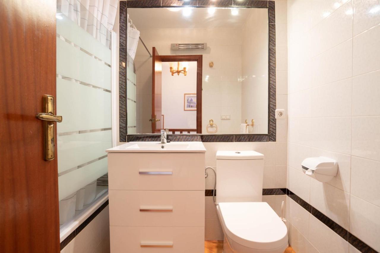 Casa Billarose - Lovely House Overlooking Pool & Walking Distance To The Beach And Restaurants 卡布罗伊格 外观 照片